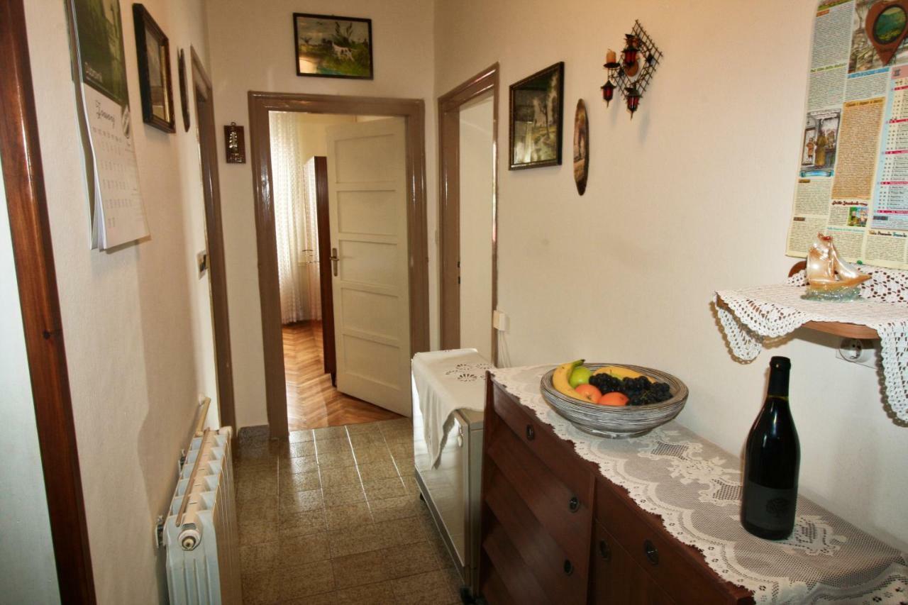 Apartment Persich พูลา ภายนอก รูปภาพ
