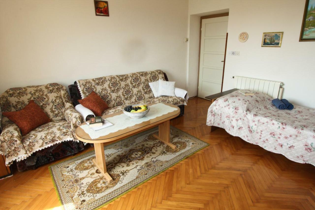 Apartment Persich พูลา ภายนอก รูปภาพ