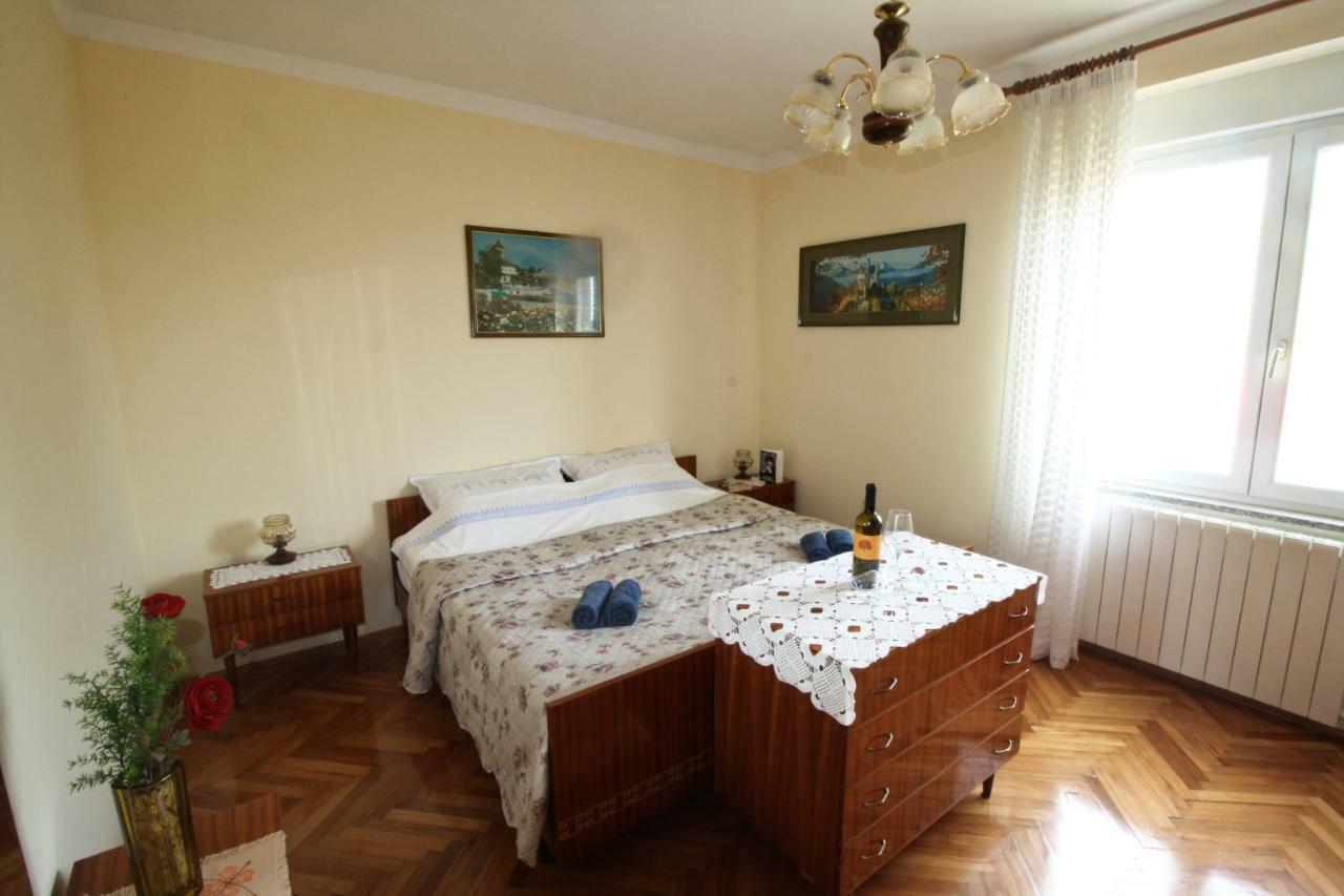 Apartment Persich พูลา ภายนอก รูปภาพ
